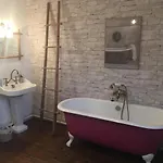 Hébergement de vacances Maison Cosy Dans Village Historique *
